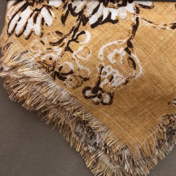 Table Throw Cloth 50 x 50 nwt - Picture 3 of 3